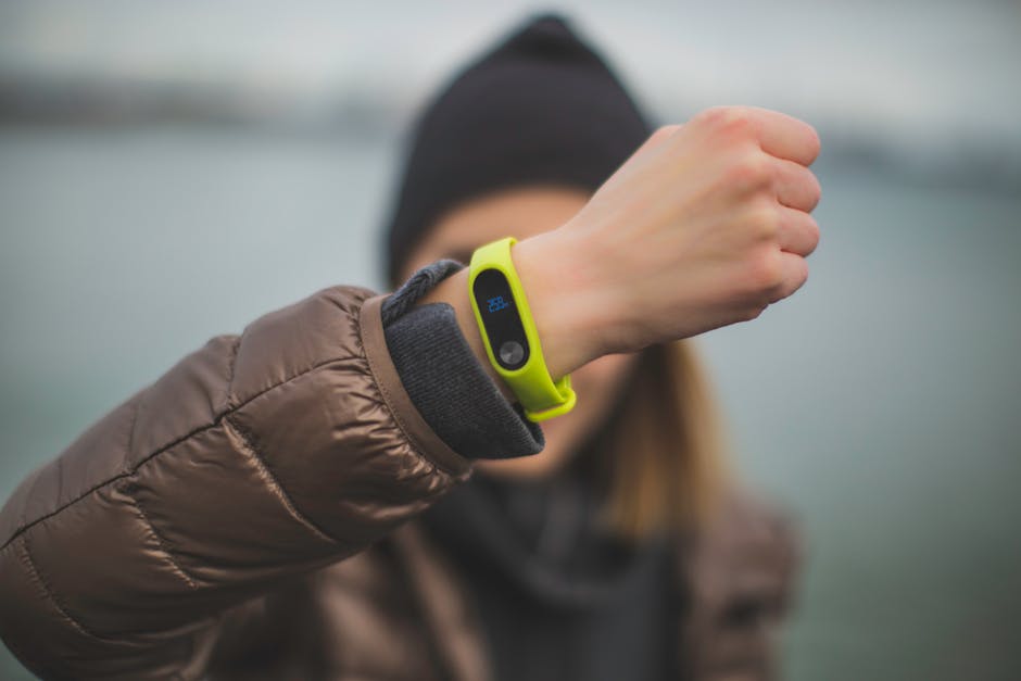 best fitness tracker under 2000 India 2025 accuracy