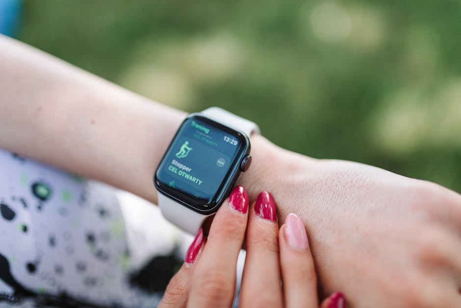 fitness tracker vs smartwatch which is better for health